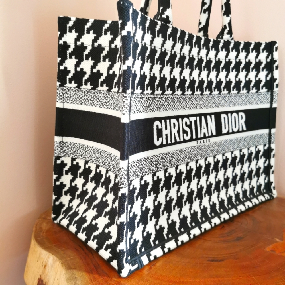 ❌SOLD❌Dior Houndstooth Medium Book Tote - Picture 5 of 7